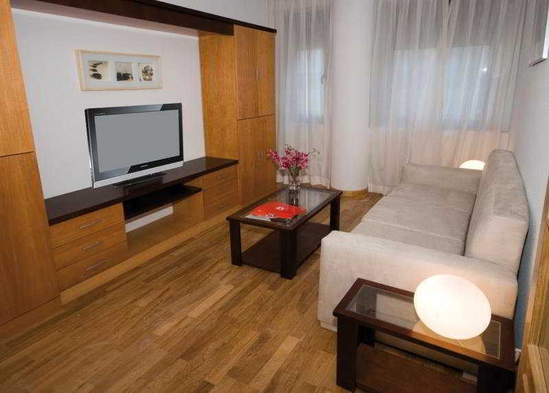 Suites Kris Aeropuerto Μαδρίτη Εξωτερικό φωτογραφία